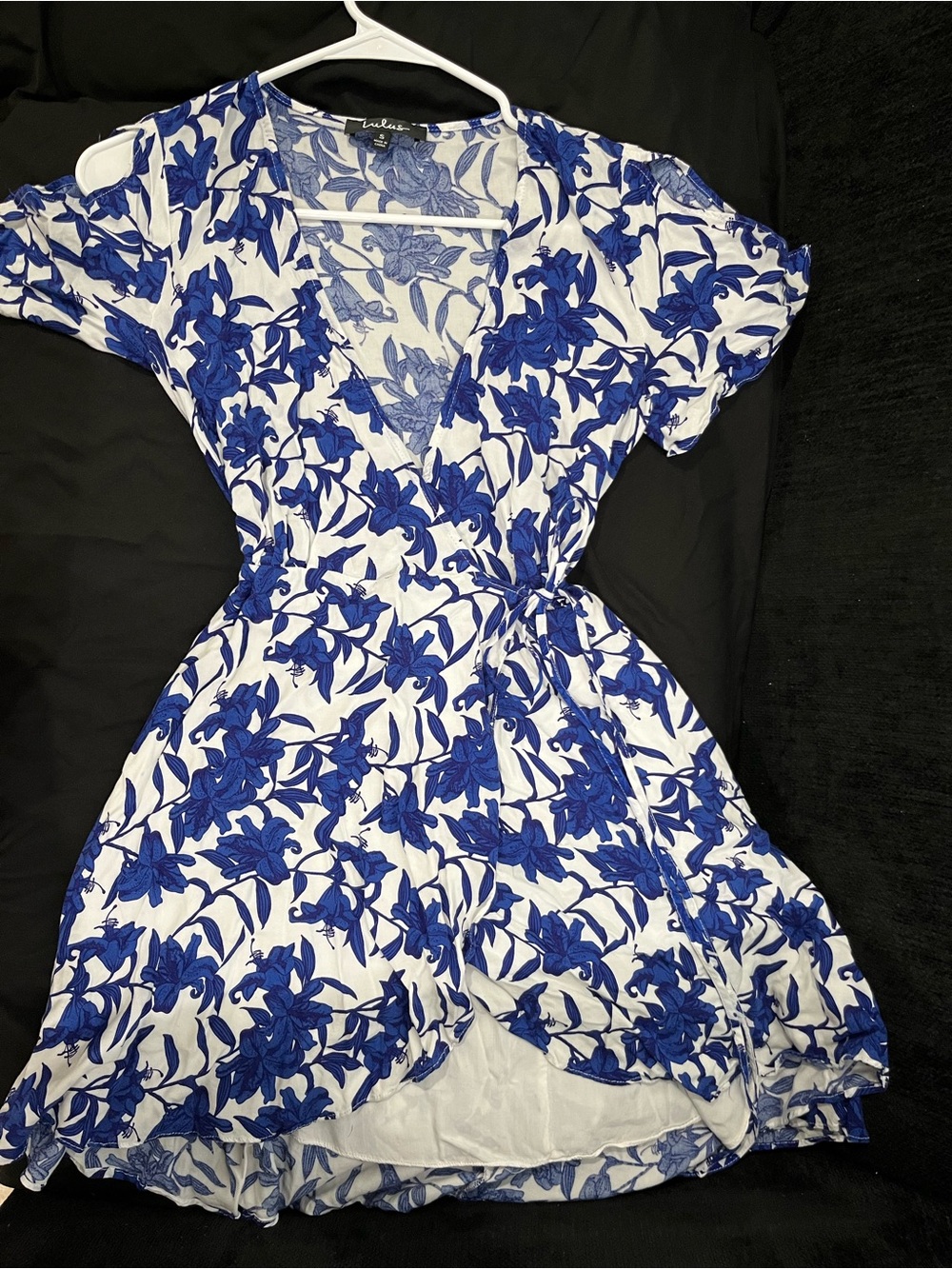 Lulu’s S Blue Floral Wrap Dress - Blue/White